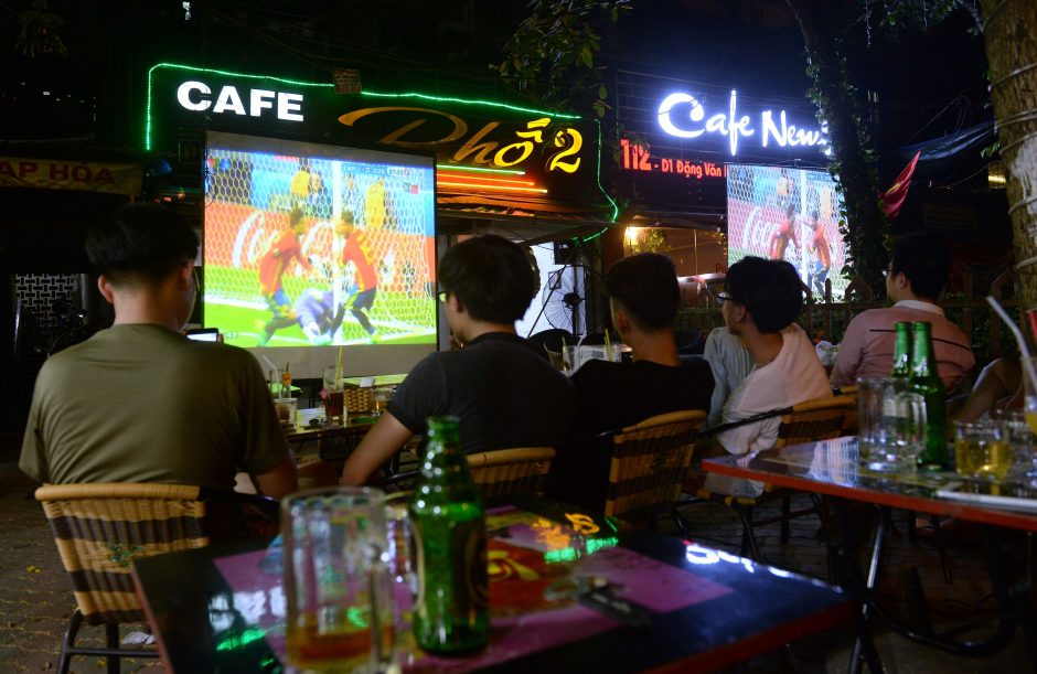Dėl futbolo iš proto besikraustantys vietnamiečiai praranda ir namus