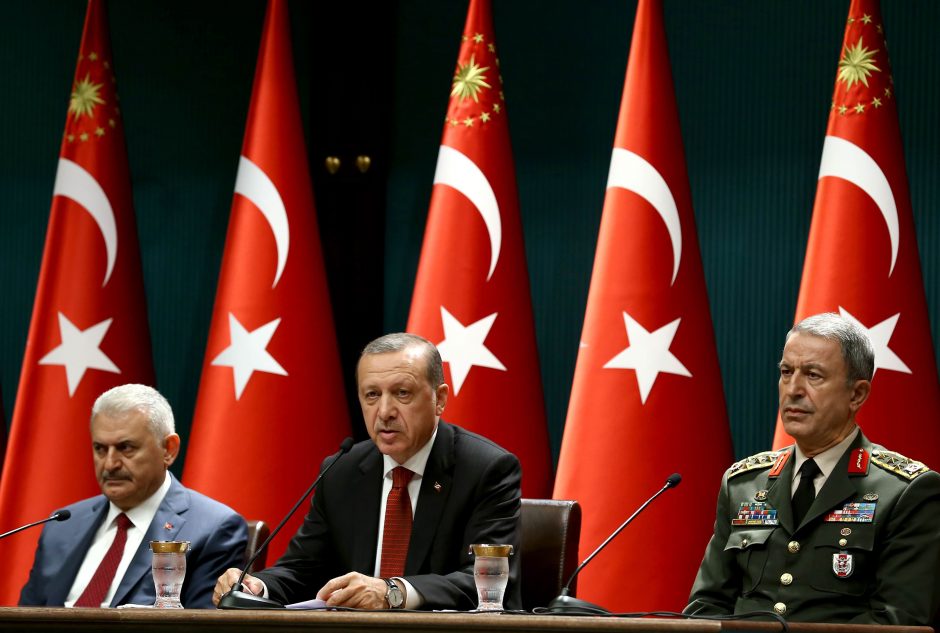 Turkijoje po sulaikymų bus išformuota prezidento gvardija