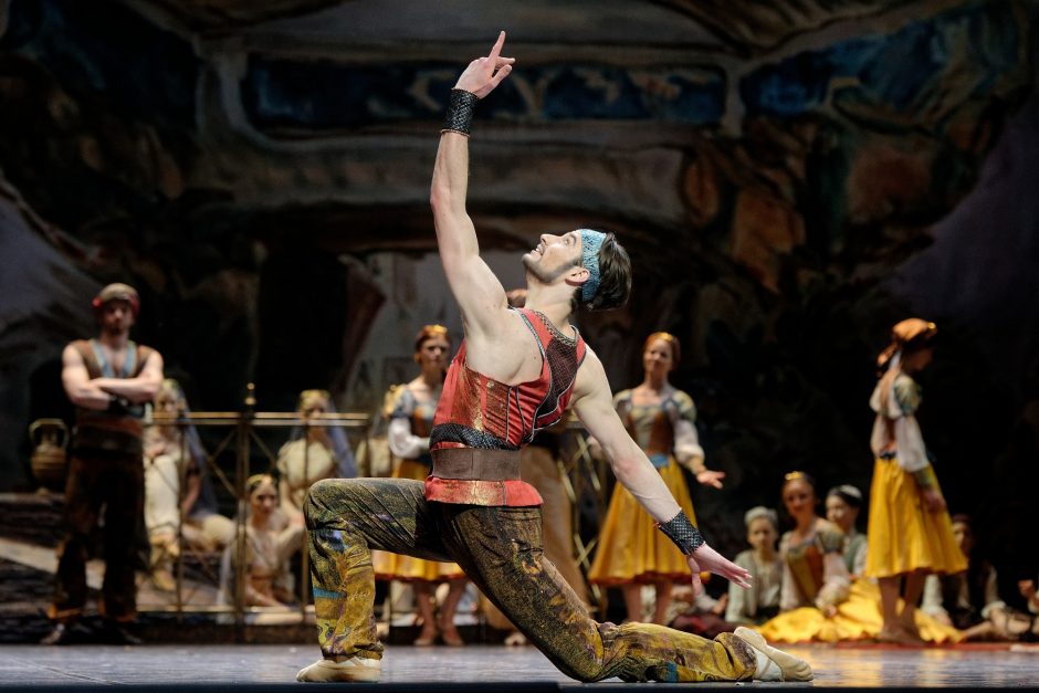 Baleto šokėjas J. Laucius: princas esu tik scenoje