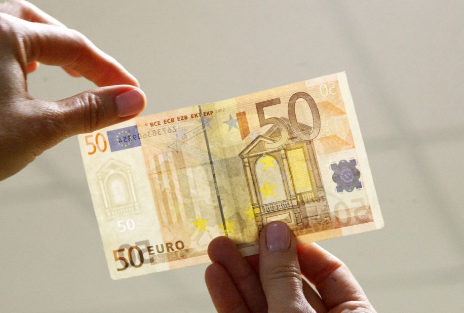 Klaipėdoje bandyta atsiskaityti netikrai eurais