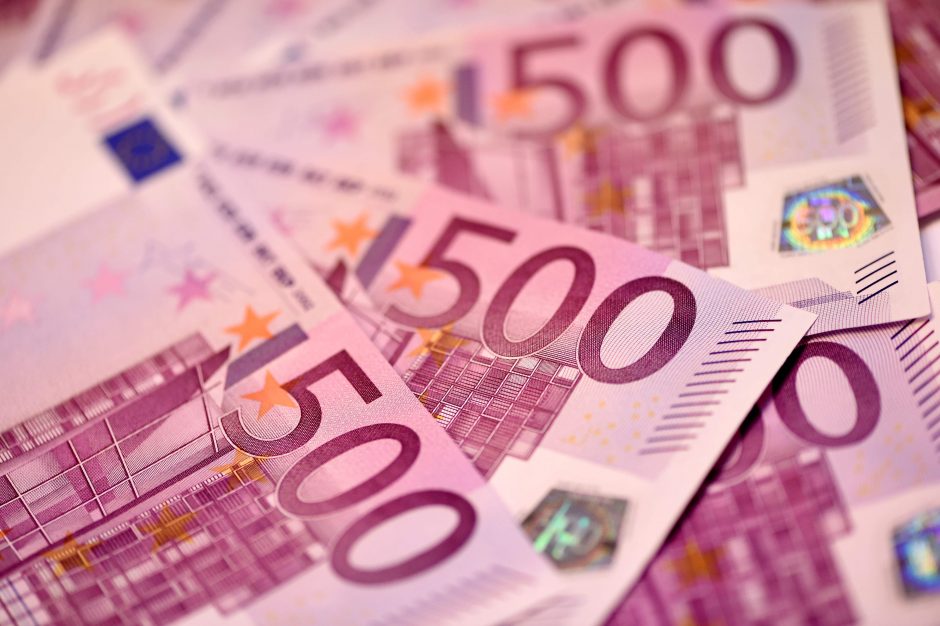 Sukčiai iš sąskaitos bandė pasisavinti 32 tūkst. eurų