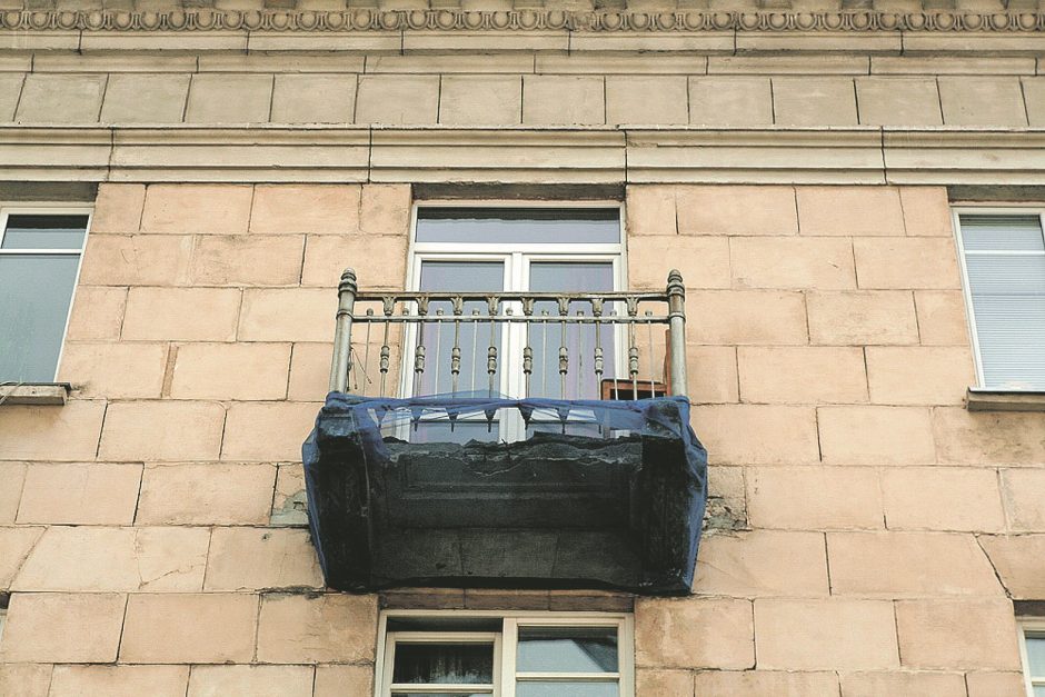 Kas tu­ri rū­pin­tis bal­ko­nų re­mon­tu?