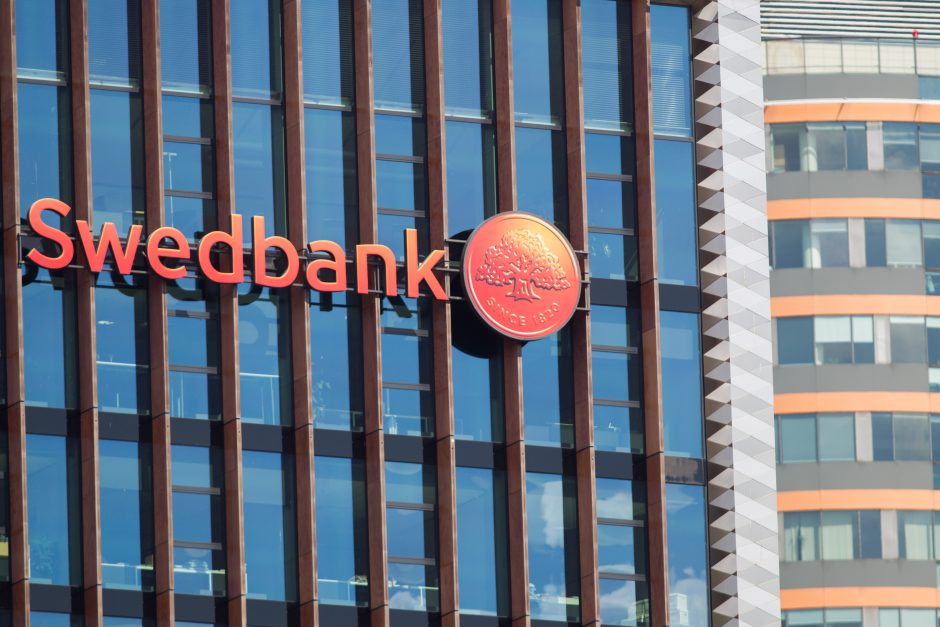 „Swedbank“ per pusmetį Lietuvoje uždirbo 56 mln. eurų grynojo pelno