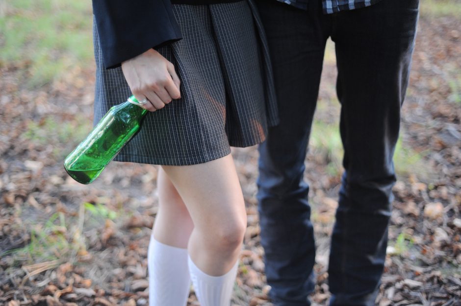 Ar jaunimui bus sunkiau gauti alkoholio? 
