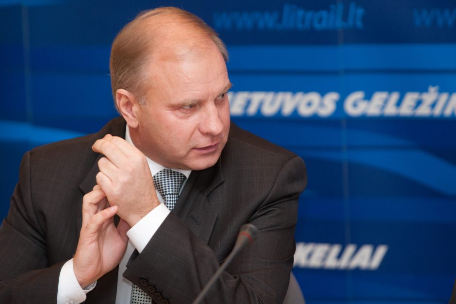 Ministras nežinojo apie įtarimus „Lietuvos geležinkelių“ direktoriaus pavaduotojui?