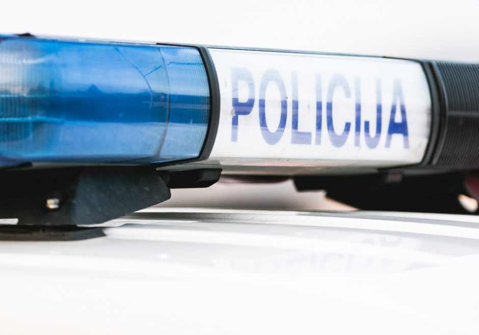 Molėtų rajone nukentėjo policijos automobilio nepraleidęs motociklininkas