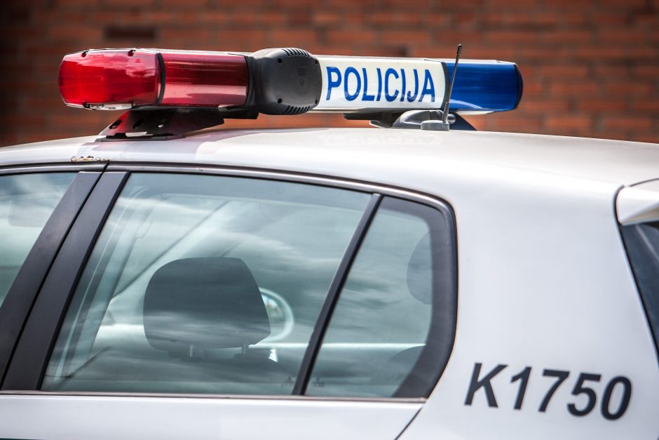 Klaipėdos rajone kelis kartus vertėsi neblaivaus vairuotojo automobilis
