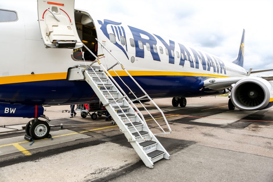 „Ryanair“ vadovas: „Brexit“ pasibaigus be susitarimo gali būti atšaukti skrydžiai