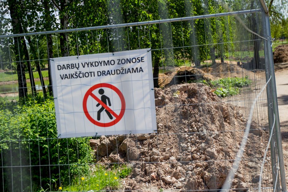 Permainos Kalniečių parke: gyventojams teks uostyti tualetų smarvę?