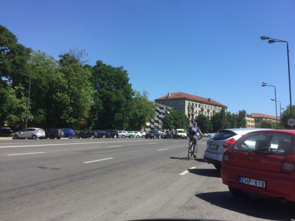 Kauno centre per pusantros valandos susidūrė penki automobiliai