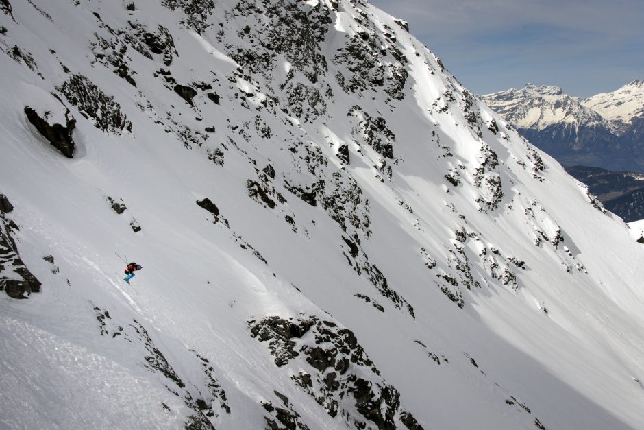 Šveicarijos Alpėse lavina pareikalavo keturių gyvybių