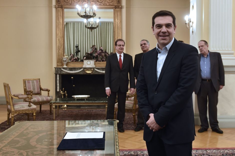 Naujasis Graikijos premjeras atsiribojo nuo ES perspėjimų Rusijai