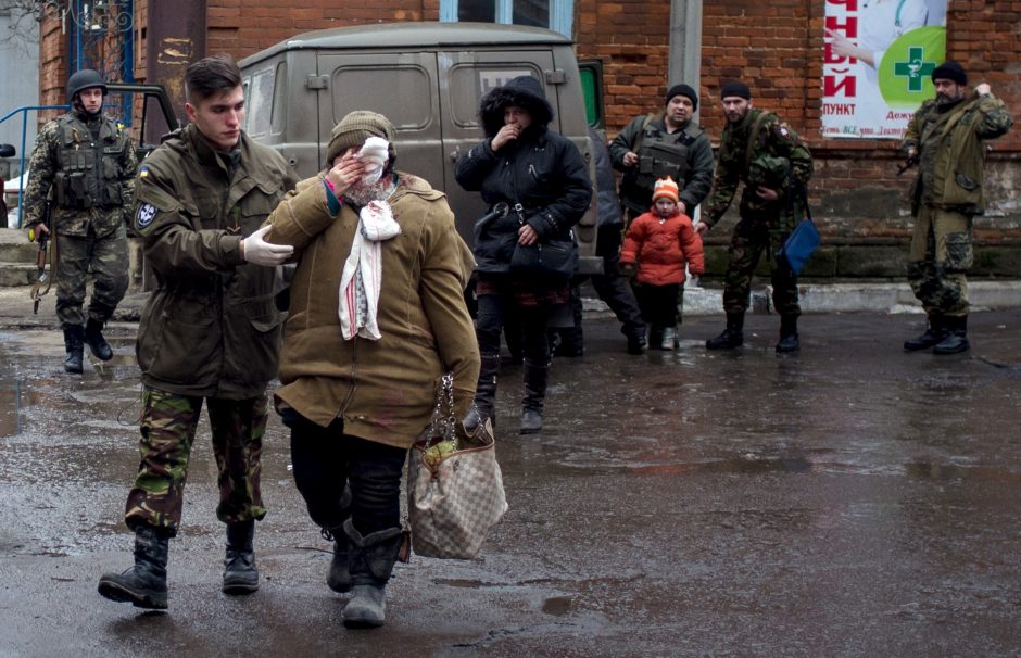 Ukrainoje iš Debalcevės evakuota per 300 gyventojų