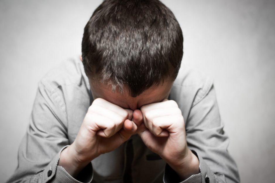 Vyrus kamuojantis stresas apgaulingai slepia skydliaukės ligas
