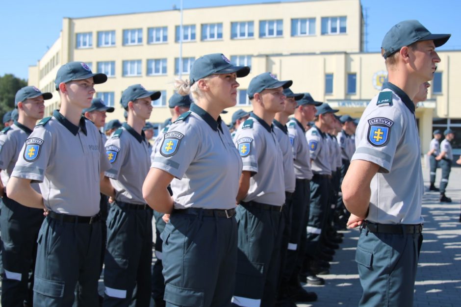 Kursantai pradėjo praktiką policijos komisariatuose