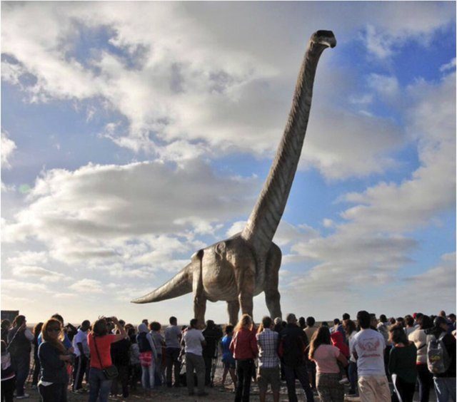 Mokslininkai atrado naują dinozaurų rūšį: milžinai svėrė net 76 tonas