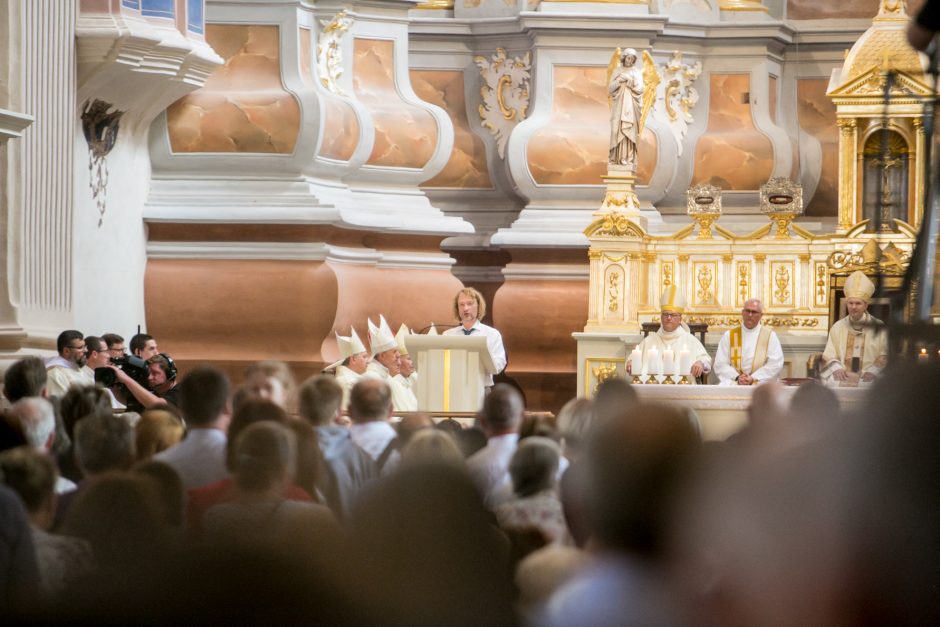 Įšventintas naujas vyskupas A. Jurevičius