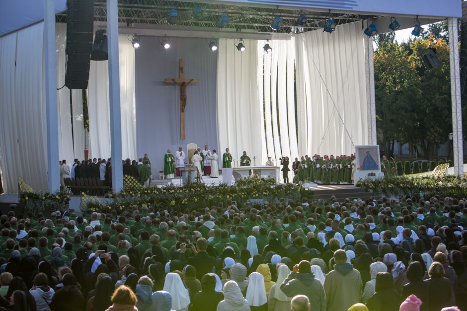 Popiežius Pranciškus meldėsi Santakos parke