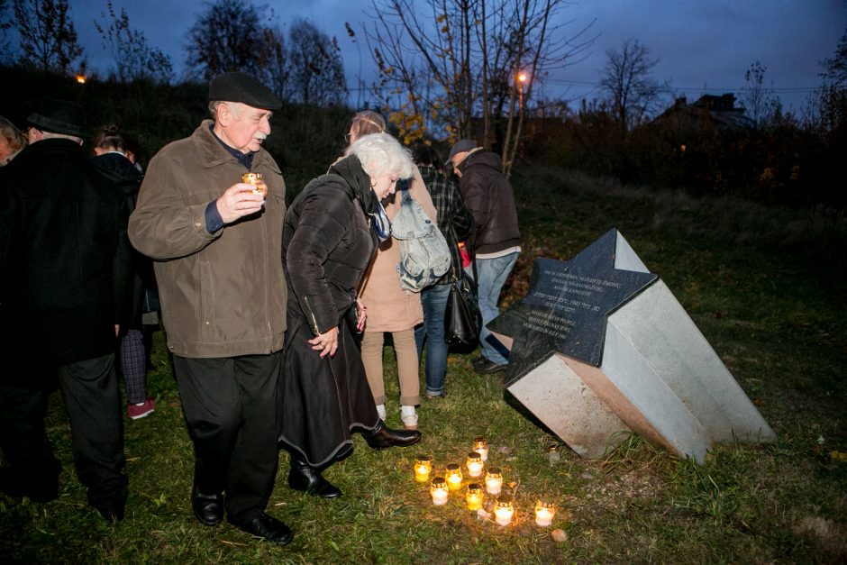 Uždegė žvakutes už forte žuvusius kauniečius