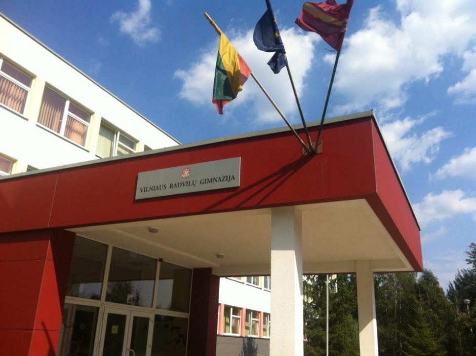 Vilniaus Radvilų gimnazijoje pripurkšta dujų: nukentėjo per 20 vaikų