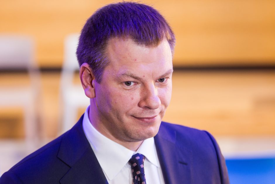 Ministras apie „Swedbank“ skandalą: nieko panašaus Lietuvoje neužfiksuota