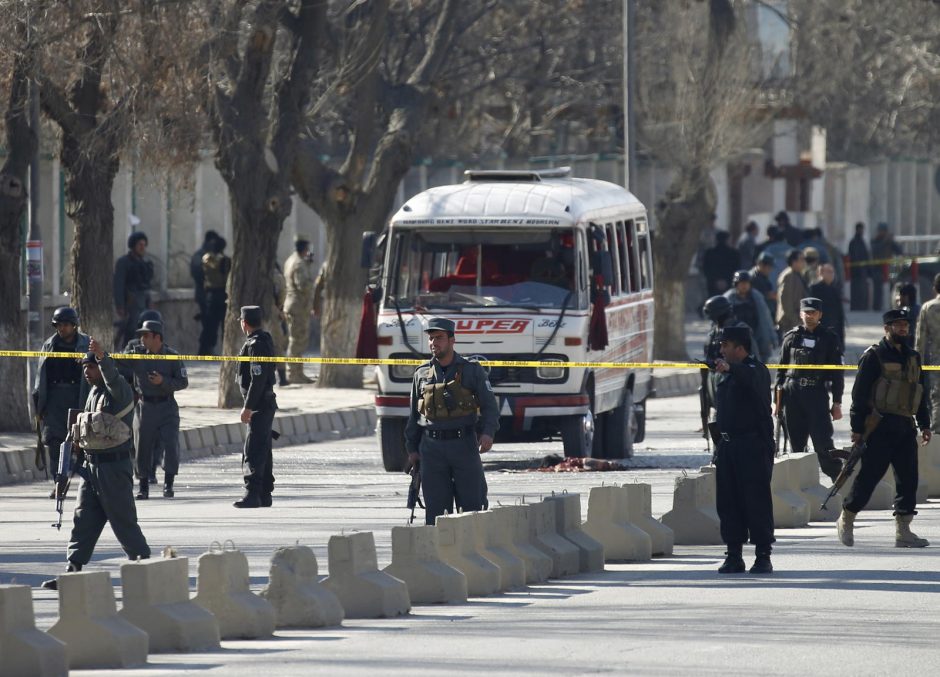 Afganistane susisprogdinus mirtininkui žuvo trys afganų kariai