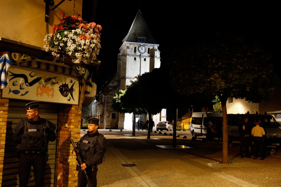 Prancūzijos bažnyčios užpuolikui buvo skirtas namų areštas