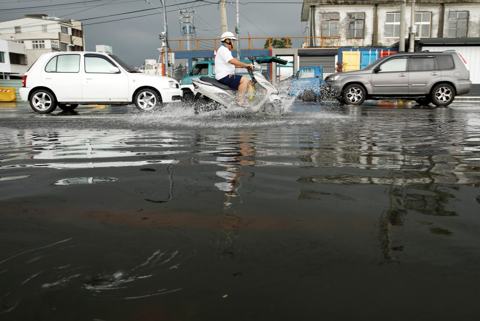 Taivaną nusiaubęs taifūnas smogė ir Kinijai: žuvo mažiausiai vienas žmogus