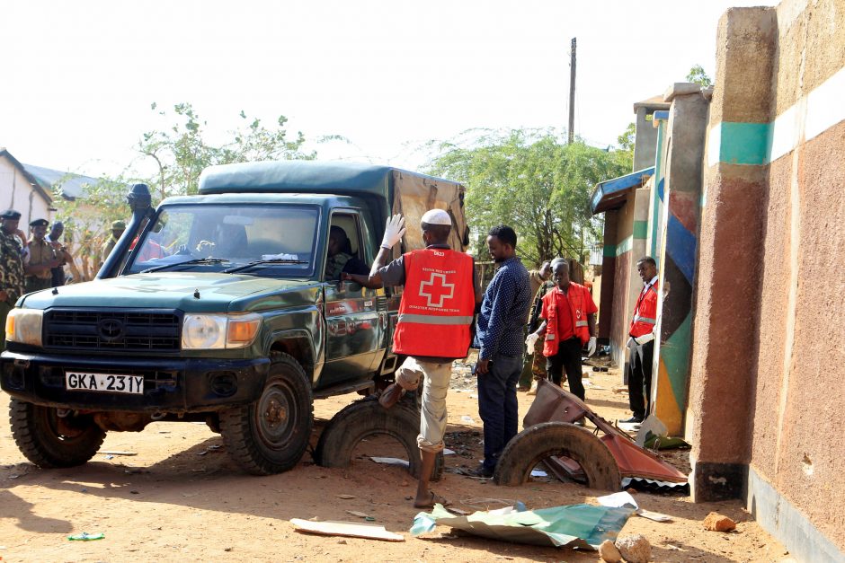 Kenijoje per išpuolį žuvo mažiausiai 12 žmonių
