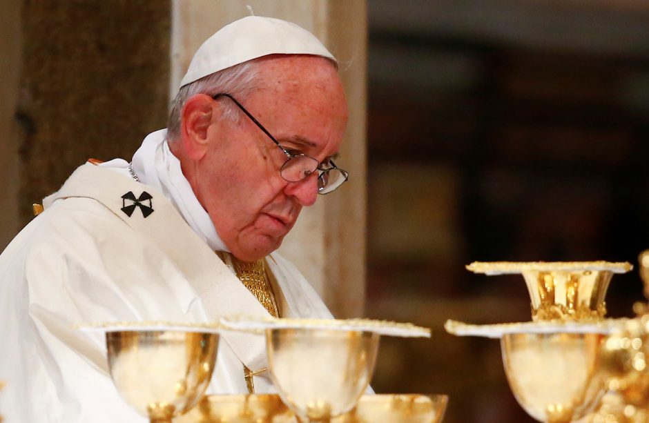 Popiežius perspėja apie populizmą ir Hitlerio tipo gelbėtojus