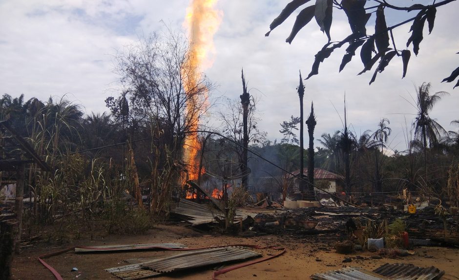 Indonezijoje per gaisrą naftos gręžinyje žuvo daugiau nei 20 žmonių
