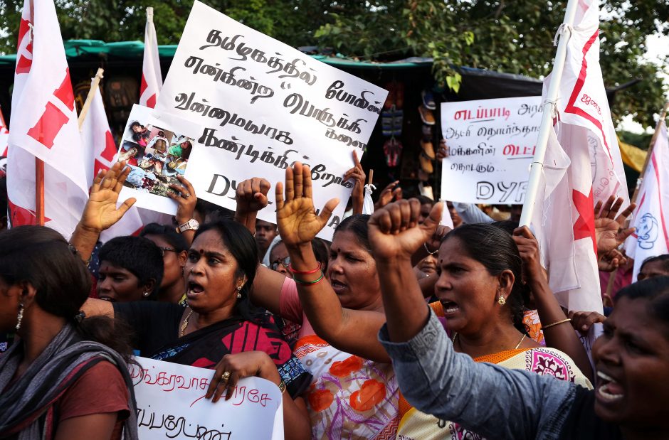 Indijoje žuvo 12 protestuotojų, reikalavusių uždaryti vario kasyklą 