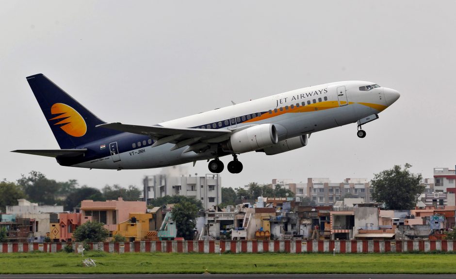Lėktuvo įgulos klaida Indijoje: daugiau nei 30 keleivių pasipylė kraujas