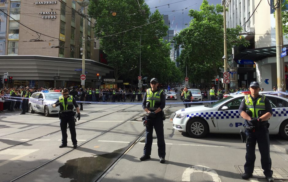 Incidentas Melburne: žmones peiliu puolęs vyras nužudė vieną asmenį