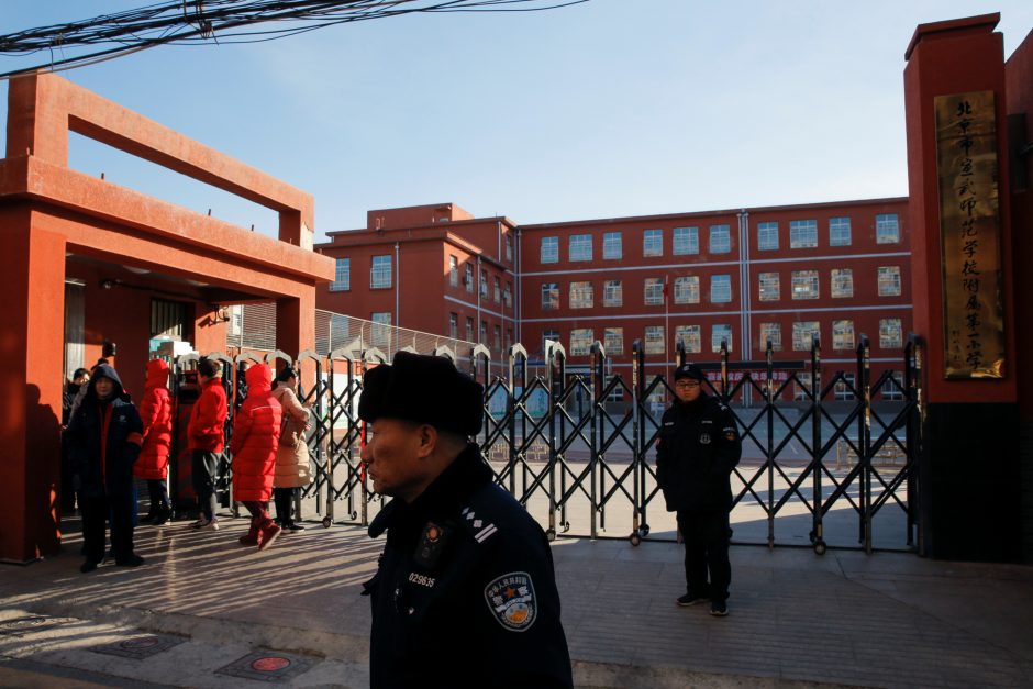 20 vaikų Kinijos mokykloje sužeidęs vyras buvo ginkluotas plaktuku
