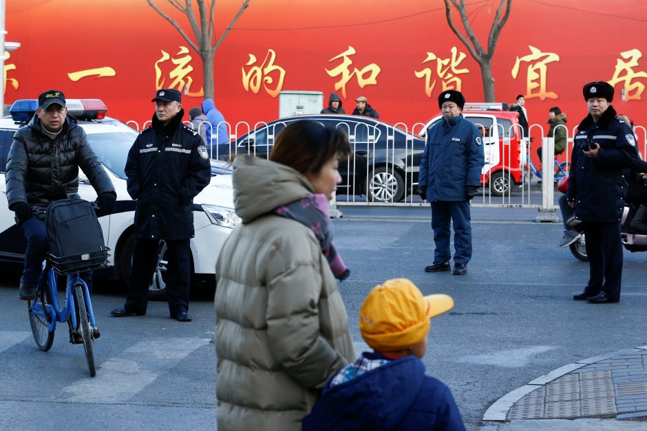 20 vaikų Kinijos mokykloje sužeidęs vyras buvo ginkluotas plaktuku