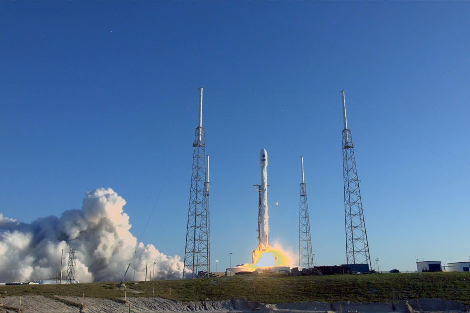 „SpaceX“ paleido galingiausios modifikacijos „Falcon 9“ raketą