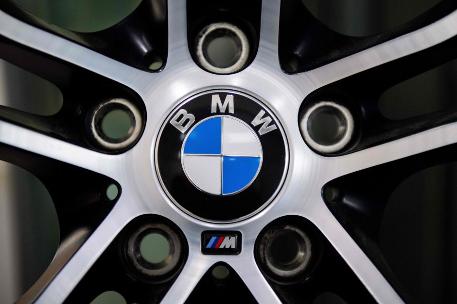 BMW atšaukia 1,6 mln. automobilių