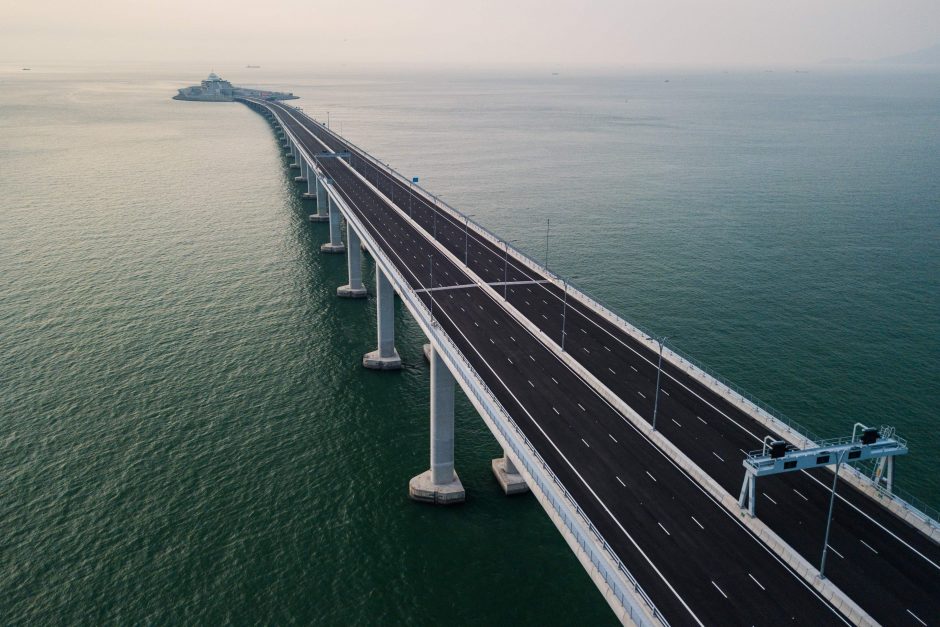 Kinijoje atidarytas ilgiausias pasaulyje tiltas
