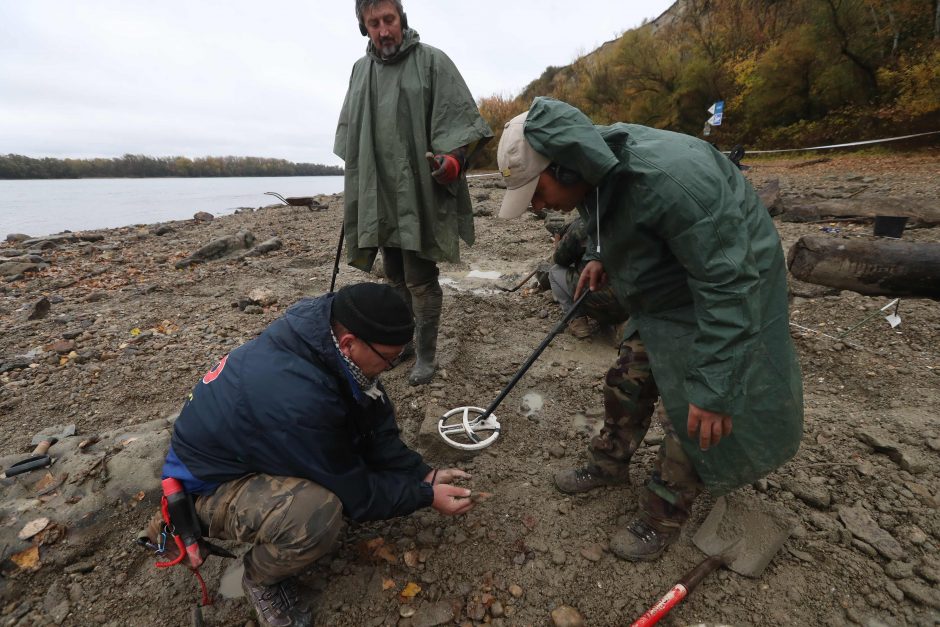 Dėl sausrų nusekusioje Dunojaus vagoje rasta senovinių lobių