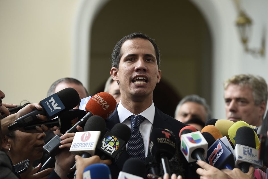Venesuelos kariai nutraukė susisiekimą su Nyderlandams priklausančia sala