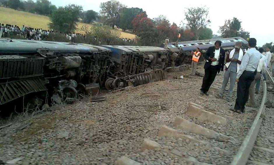 Indijoje per traukinio avariją sužeisti 38 žmonės