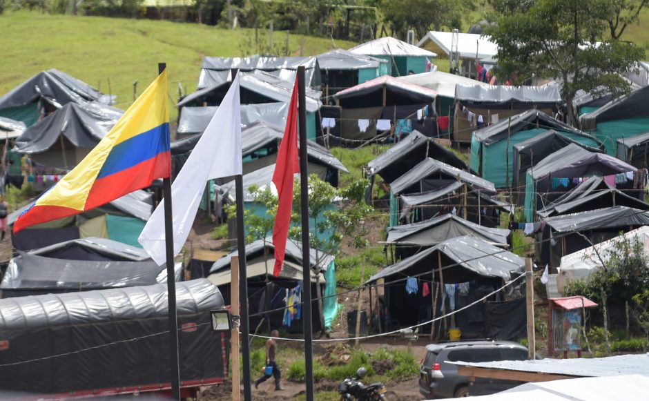 JT: Kolumbijos FARC sukilėlių nusiginklavimas baigtas