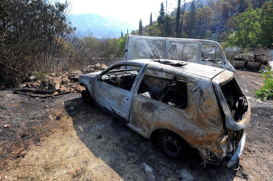Miškų gaisrai Kroatijoje suvaldyti, Juodkalnijoje – tebeplinta