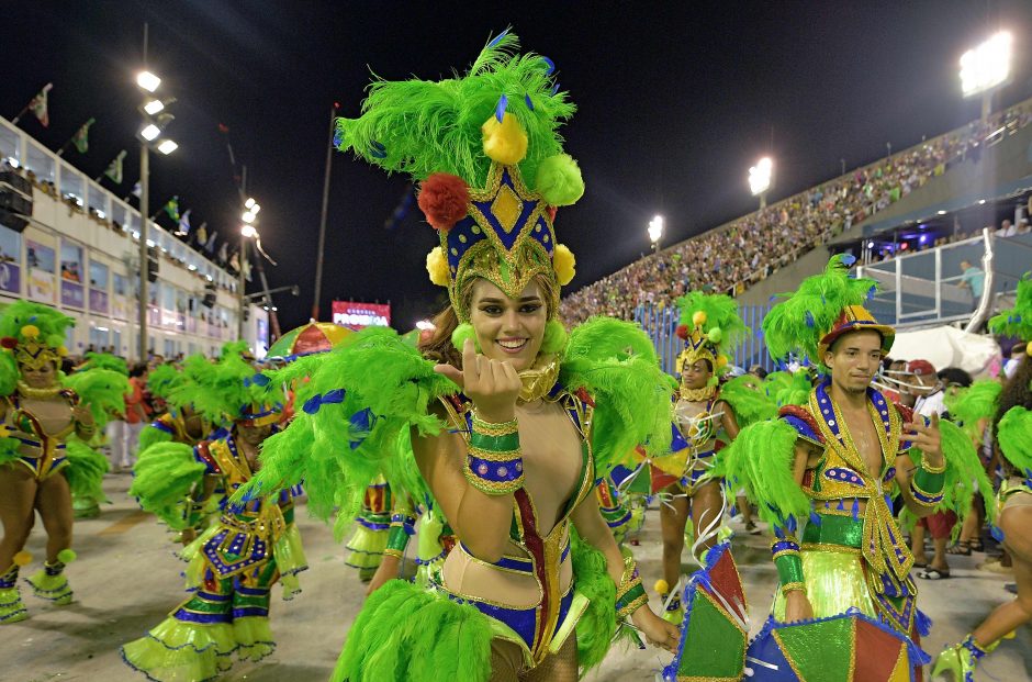 Rio de Žaneire per sambos paradą bus pašiepti nepopuliarūs politikai