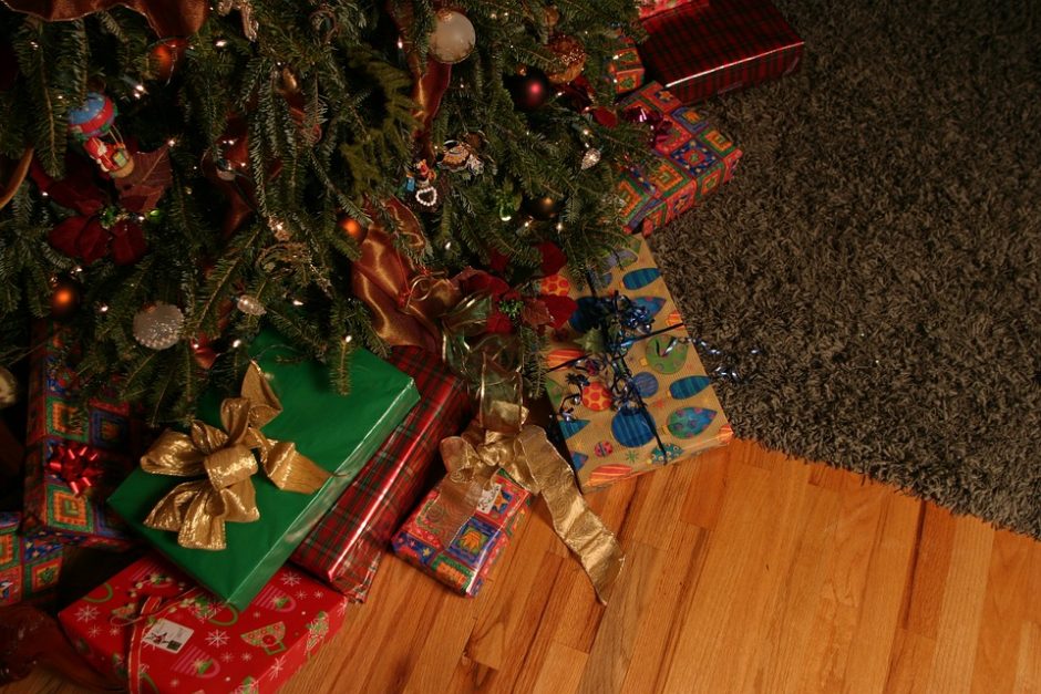 Internete kalėdinėms dovanoms lietuviai ketina išleisti apie 200 eurų