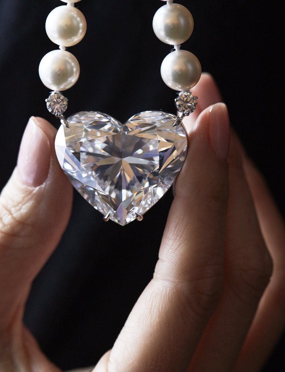 Širdies formos deimantas parduotas už 11,9 mln. eurų