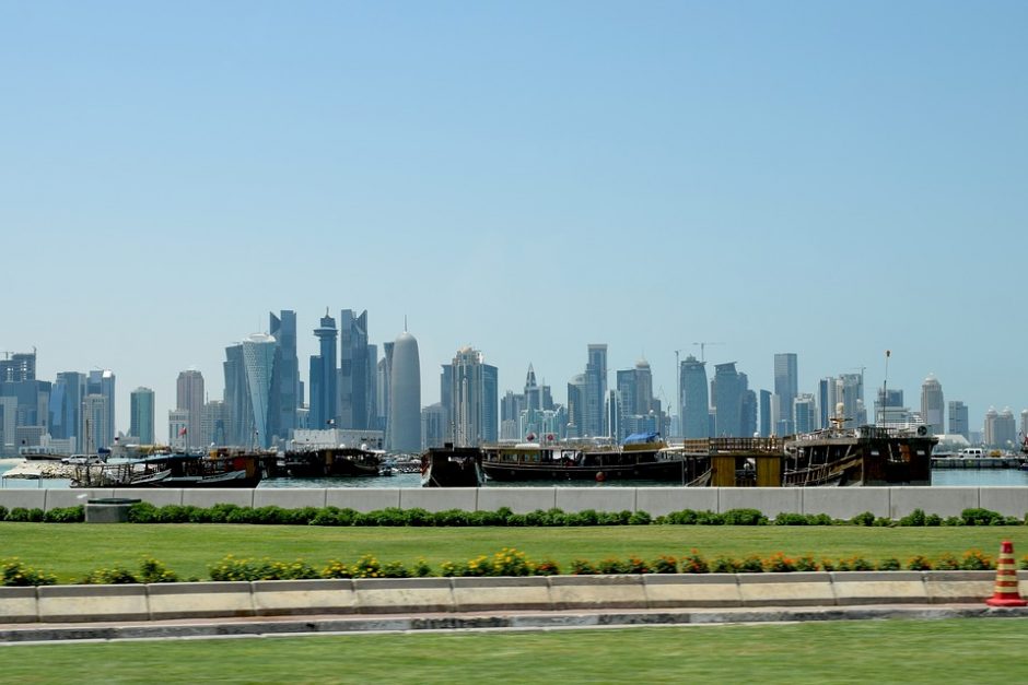 Kataro blokada rodo akivaizdžią kovą dėl įtakos regione