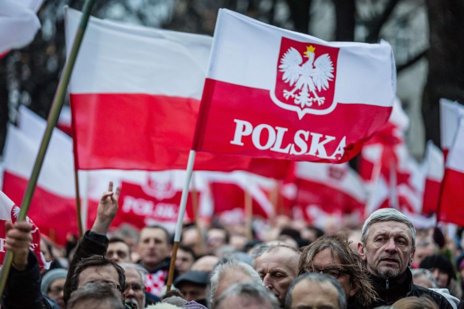 Prezidentūra: lenkų mažumos klausimas neturi užgožti strateginių tikslų su Lenkija