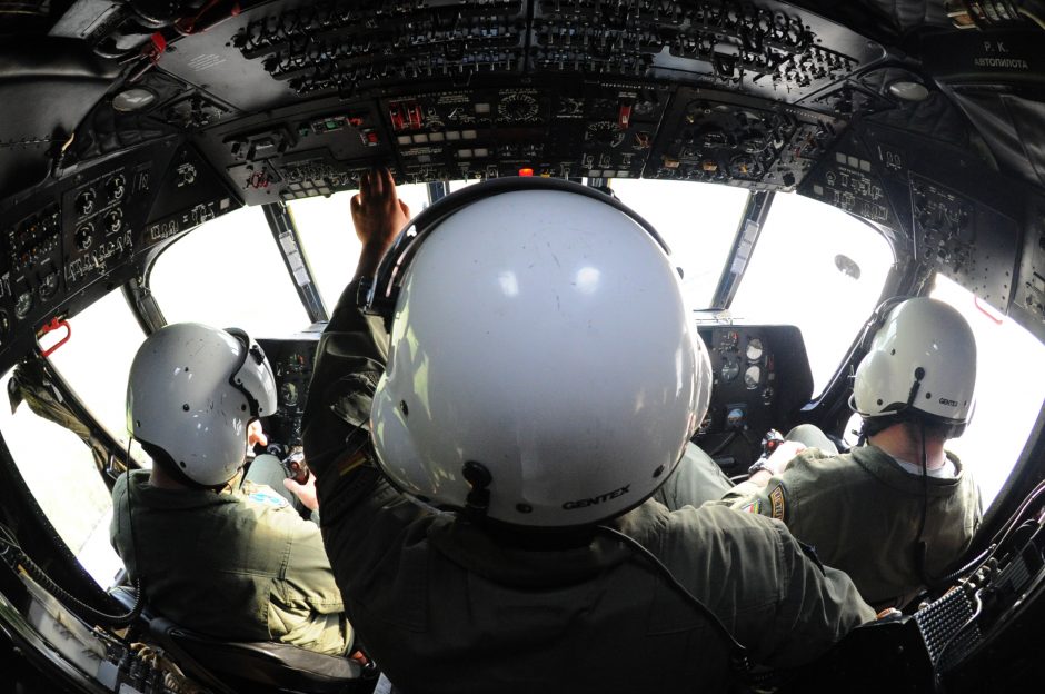 Karininkas: niekas nesiruošė gabenti sraigtasparnių remontui į Rusiją